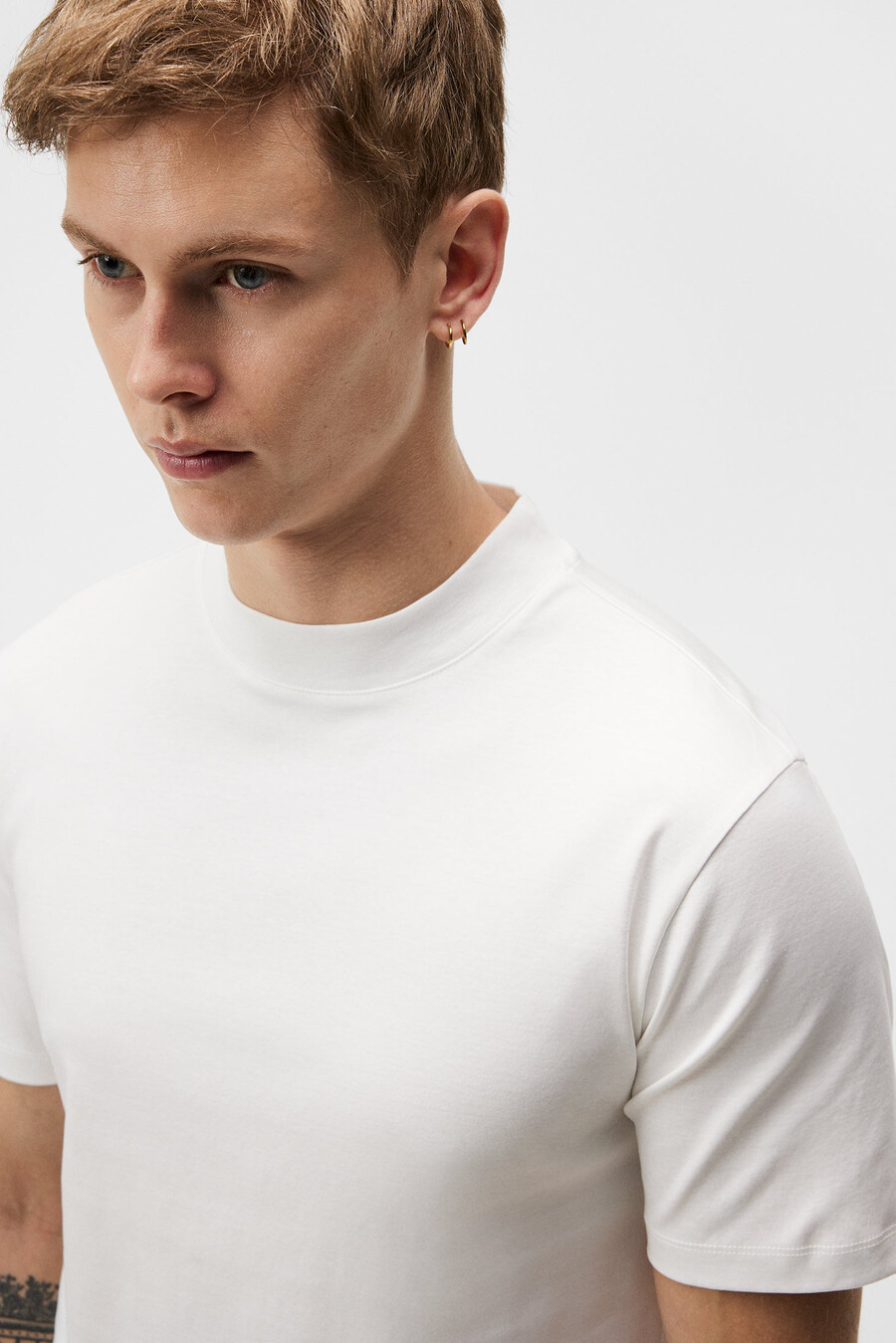 ace mock neck t-skjorte